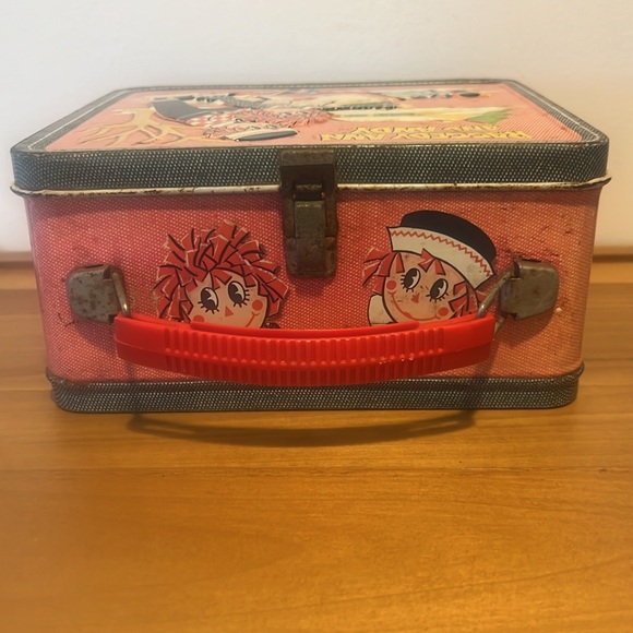 Raggedy Ann and Andy Vintage METAL SCHOOL LUNCHBOX  - 1973 vintage original - Picture 3 of 12